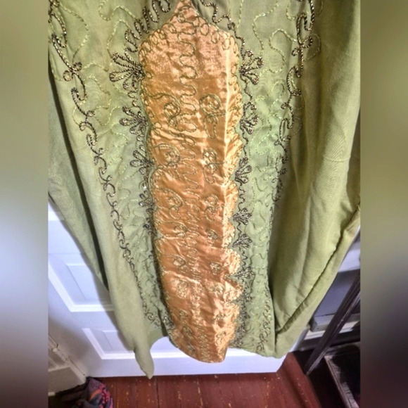 1960/70s Embroidered Green and Gold Kaftan - Picture 4 of 7